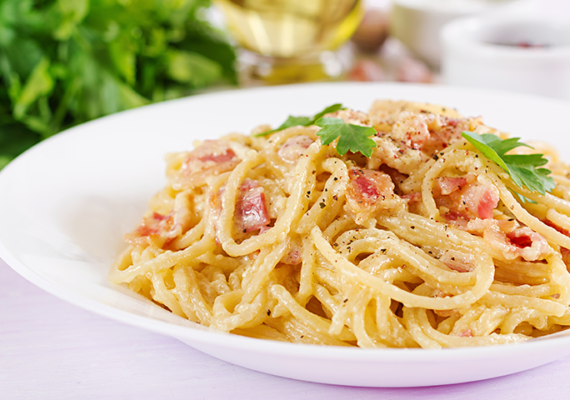 Spaguettis (Carbonara)